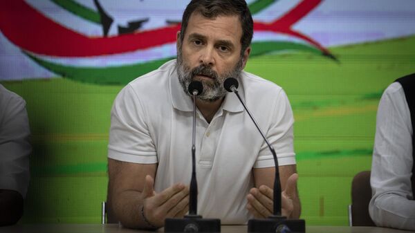 Indian opposition leader Rahul Gandhi addresses a press conference after being expelled from parliament in New Delhi, India, Saturday, March 25, 2023. - Sputnik भारत