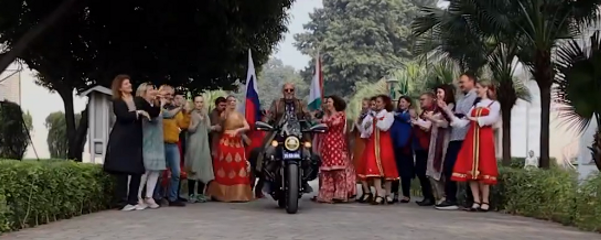 Russian Embassy Celebrates R-Day With Bollywood Song. - Sputnik India, 1920, 26.01.2024