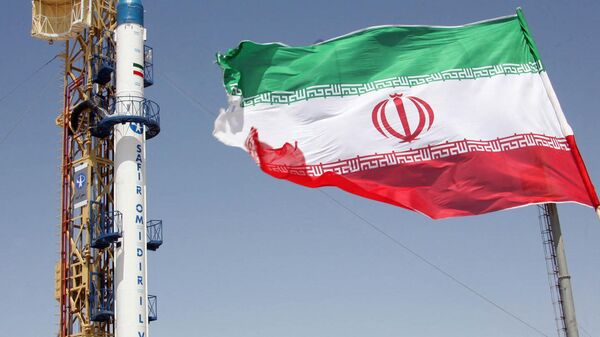Iran's Safir Omid rocket, capable of carrying a satellite into orbit - Sputnik India