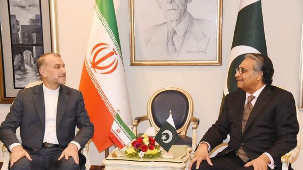 Iranian Foreign Minister Hossein Amir-Abdollahian is engaging in a meeting with his Pakistani counterpart, Jalil Abbas Gilan, in Islamabad. - Sputnik भारत