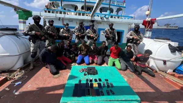 INS Sumitra Carries out 2nd Successful Anti Piracy Ops – Rescuing 19 Crew members & Vessel from Somali Pirates. - Sputnik भारत