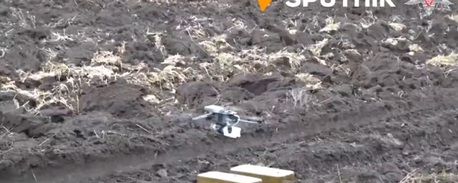 Russian operators of UAVs and FPV drones eliminate Ukrainian manpower and armored vehicles in the south of the DPR - Sputnik भारत, 1920, 01.02.2024