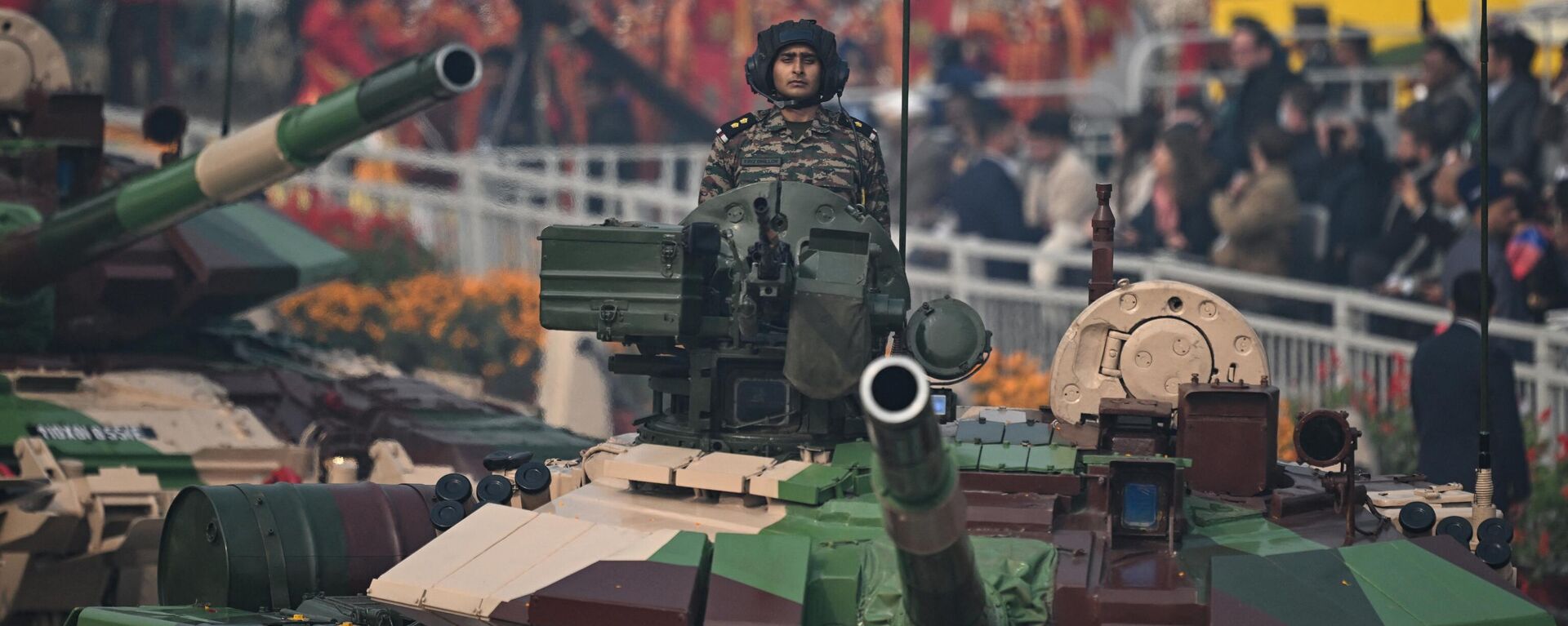 Indian army soldiers on T-90 Bhishma battle tanks take part in India’s 75th Republic Day parade in New Delhi on January 26, 2024. - Sputnik India, 1920, 14.05.2024