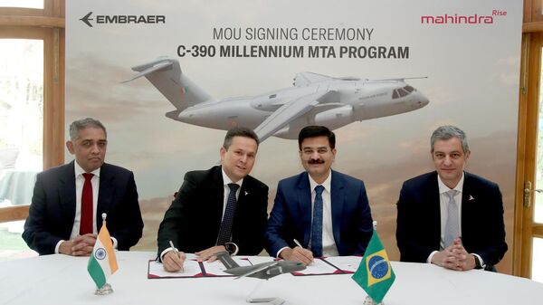 Embraer and Mahindra Rise announce collaboration on the C-390 Millennium Medium Transport Aircraft in India - Sputnik भारत