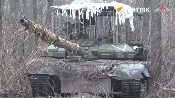Russian tankers of the Battlegroup Yug smash the enemy near Donetsk - Sputnik India