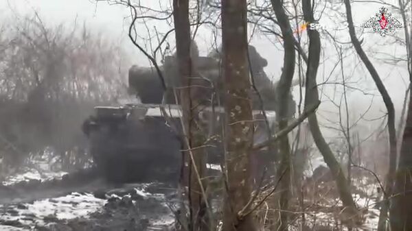 Russian crews of T-80 tanks smashed Ukrainian positions near Kupyansk - Sputnik भारत