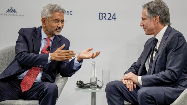 Indian Foreign Minister Subrahmanyam Jaishankar, left, and U.S. Secretary of State Antony Blinken attend a panel at the Munich Security Conference at the Bayerischer Hof Hotel in Munich, Germany, Saturday, Feb. 17, 2024. - Sputnik भारत