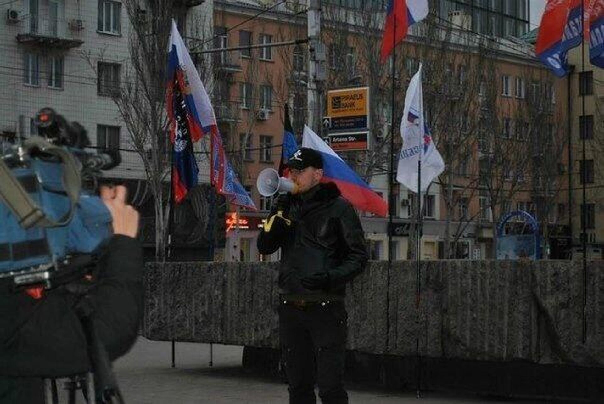 The first rally against Euromaidan in Donetsk. December 2013 - Sputnik भारत, 1920, 19.02.2024