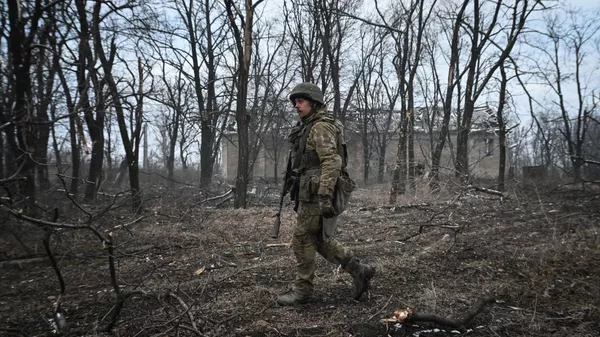 A soldier from Russia's Central Military District in Avdeyevka - Sputnik भारत