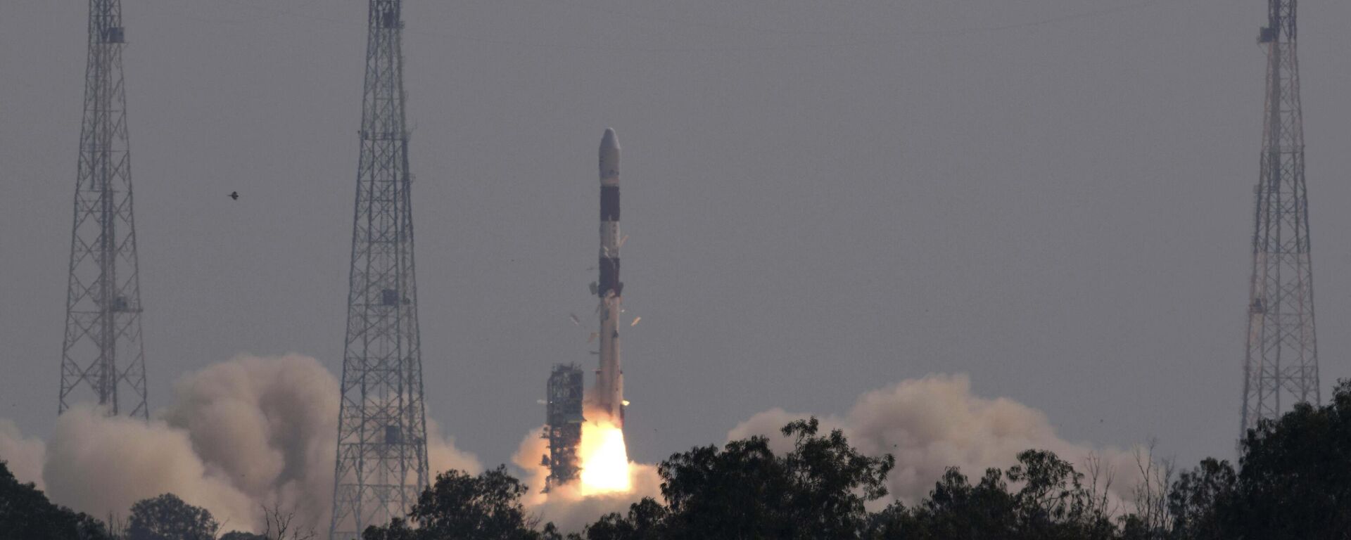 This photograph released by the Indian Space Research Organization (ISRO) shows its Polar Satellite Launch Vehicle (PSLV-C51) carrying Brazil's Amazonia-1 and other satellites lift off from the Satish Dhawan Space Center in Sriharikota, India, Sunday, Feb. 28, 2021.  - Sputnik भारत, 1920, 28.08.2024