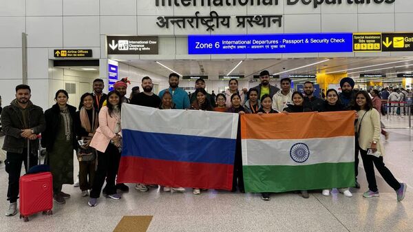 At least 360 Indian youth delegates fly to Russia's Sochi for the World Youth Festival 2024 - Sputnik India