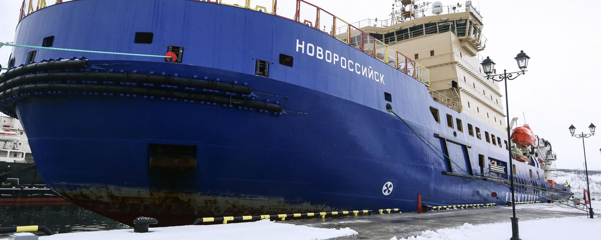 Project 21900M diesel-electric icebreaker Novorossiysk in the harbor in Murmansk. File photo. - Sputnik India, 1920, 01.03.2024