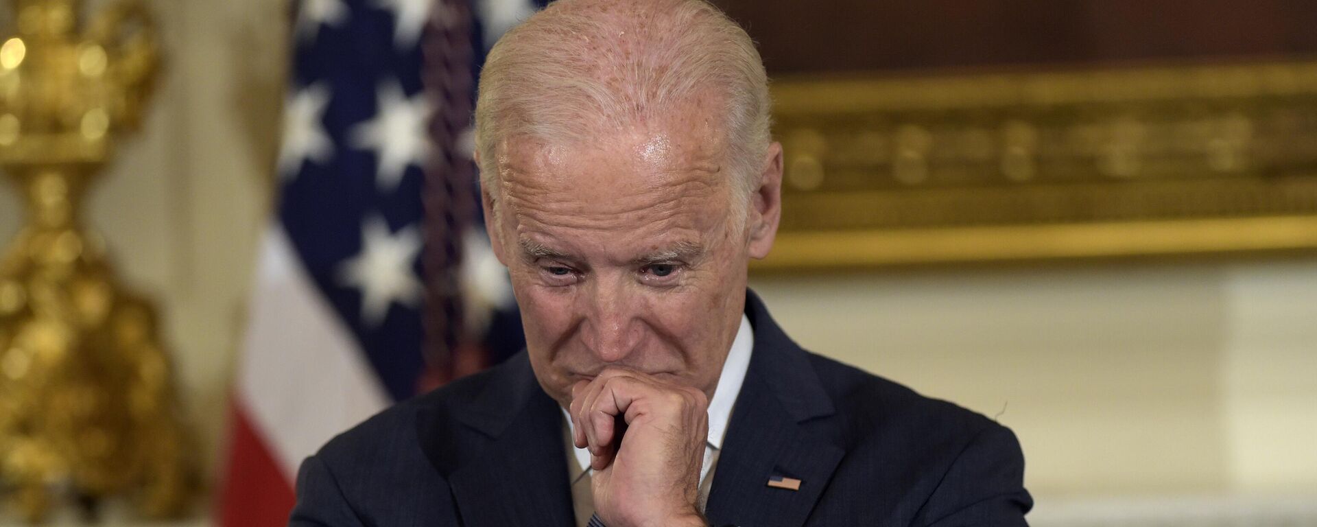 Vice President Joe Biden listens during a ceremony in the State Dining Room of the White House in Washington, Thursday, Jan. 12, 2017, where President Barack Obama presented him with the Presidential Medal of Freedom - Sputnik India, 1920, 04.04.2024