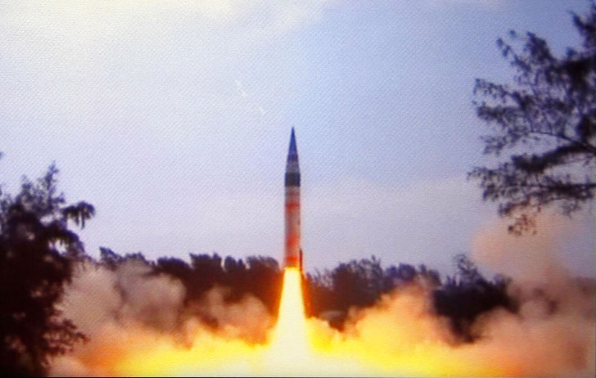 In this image made from Indian Ministry of Defense video, India's the Agni-V missile is launched from Wheeler Island off India's east coast, Thursday, April 19, 2012.   - Sputnik India, 1920, 12.03.2024