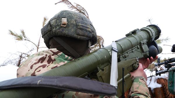 Russian Airborne Forces soldier with a Verba man-portable surface-to-air missile (SAM)
 - Sputnik भारत