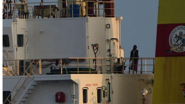 Indian Navy Thwarts Somali Pirates' Hijacking Attempt - Sputnik भारत