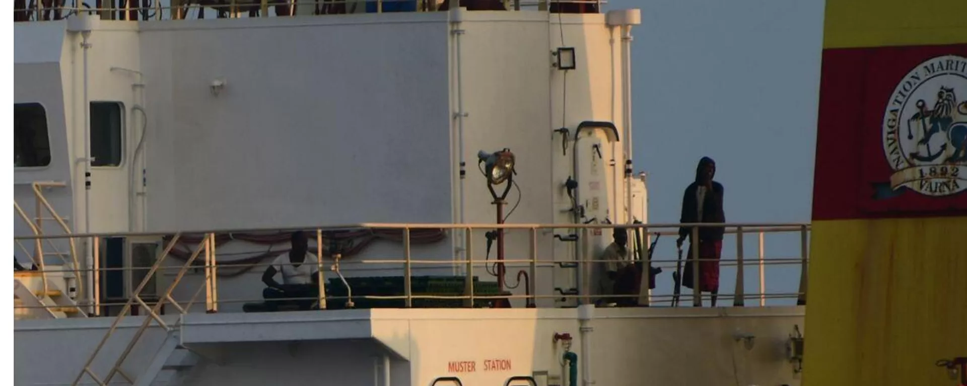 Indian Navy Thwarts Somali Pirates' Hijacking Attempt - Sputnik भारत, 1920, 16.03.2024