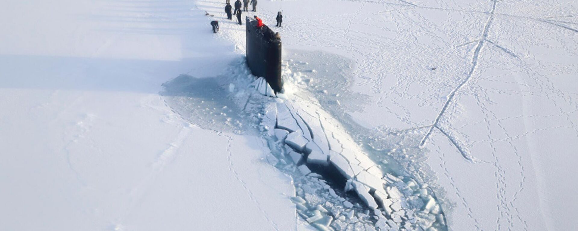 This 2016 photo provided by the U.S. Navy, shows a submarine after breaking through ice in the Beaufort Sea off Alaska's north coast.  - Sputnik India, 1920, 12.01.2026