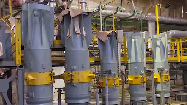 The process of assemblying FAB-3000 bombs at a military factory in Nizhny Novgorod. Screenshot of Russian Defense Ministry video. - Sputnik भारत