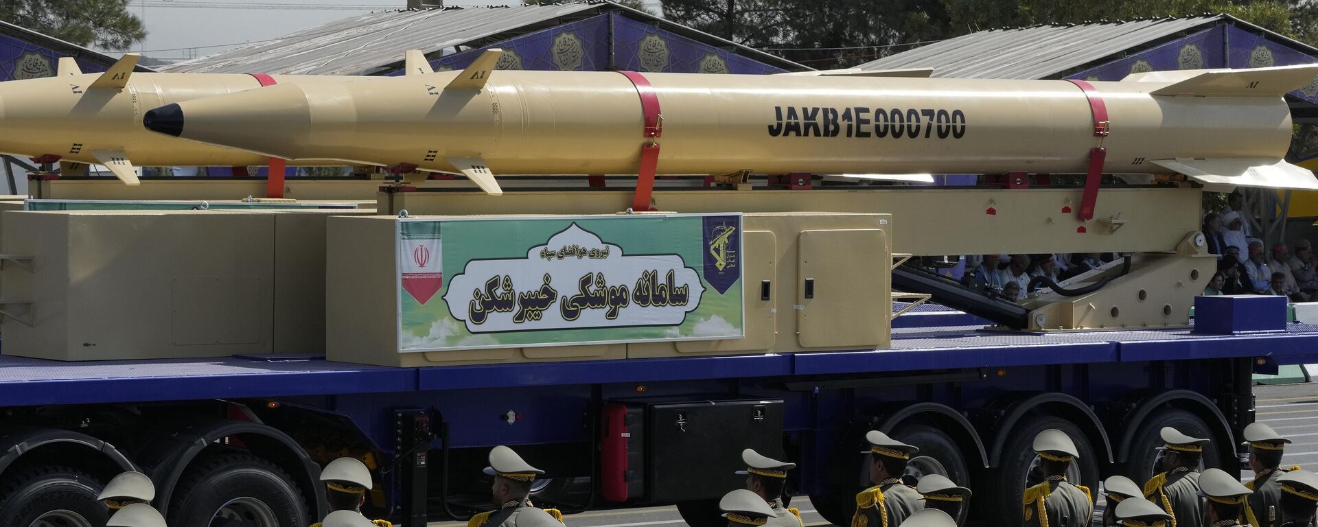 Ракеты Хайбар-бастер на грузовике во время ежегодного военного парада, Тегеран, Иран - Sputnik भारत, 1920, 06.04.2024