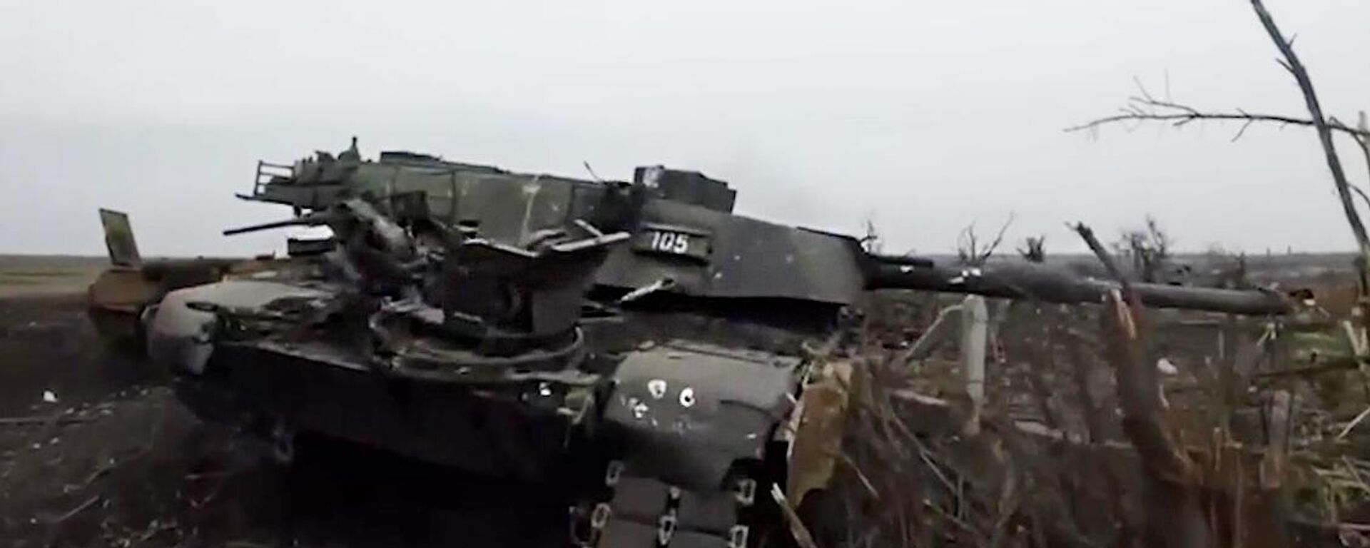 Abrams MBT knocked out near the Donetsk suburb of Avdeyevka. Screenshot of Russian Defense Ministry video. - Sputnik भारत, 1920, 21.04.2024