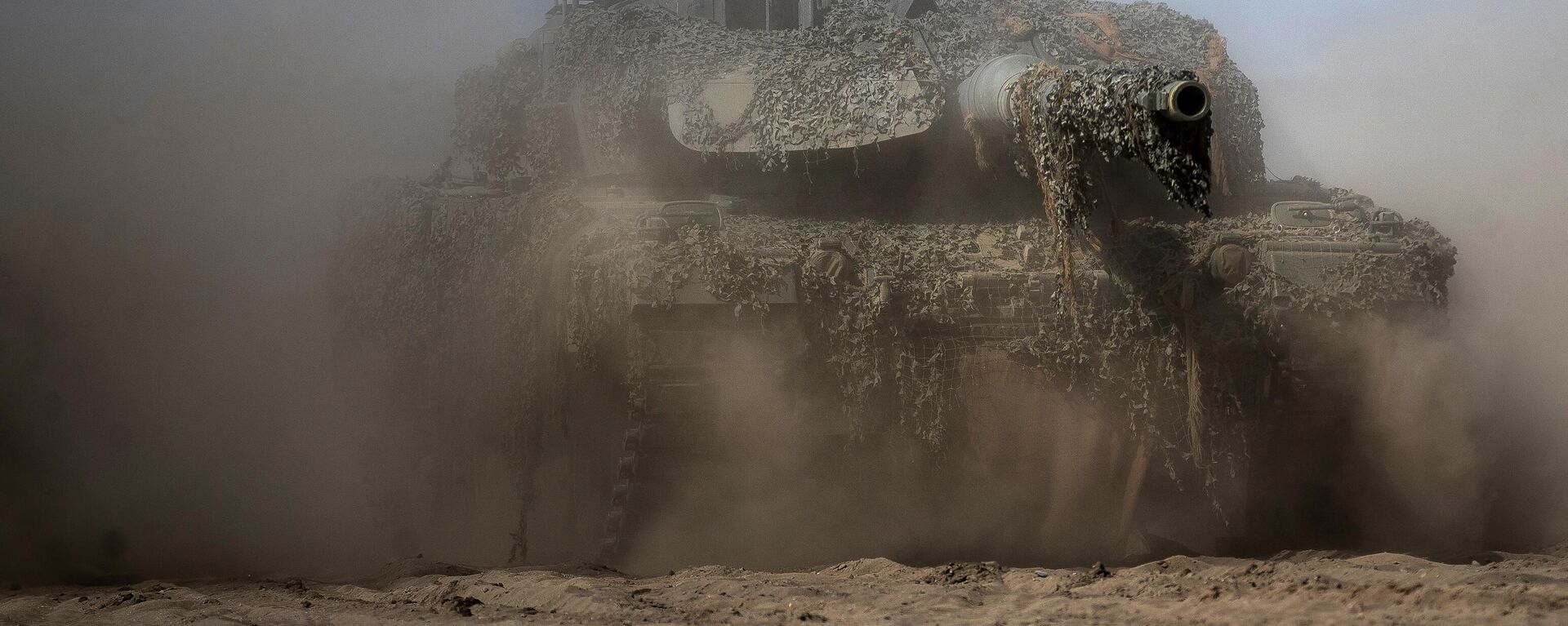 A German army Main battle tank Leopard 2A6 maneuvers during a visit by German President Frank-Walter Steinmeier to the Training Range in Pabrade, north of the capital Vilnius, Lithuania, May 30, 2023. - Sputnik भारत, 1920, 22.04.2024