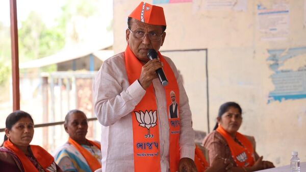 BJP's 'first lotus' blossomed in Lok Sabha elections, Mukesh Dalal won unopposed from Surat seat - Sputnik भारत