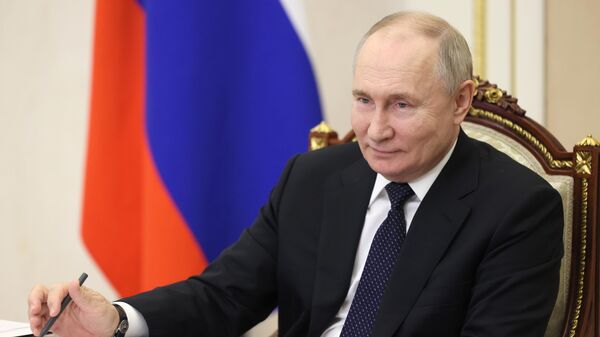Russian President Vladimir Putin holds a meeting with Sakhalin Region Governor Valery Limarenko
 - Sputnik भारत
