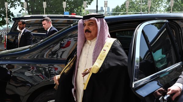 King of Bahrain Hamad bin Isa Al Khalifa gets out of a car as he arrives for a meeting with Russian President Vladimir Putin at the Kremlin in Moscow, Russia. - Sputnik भारत