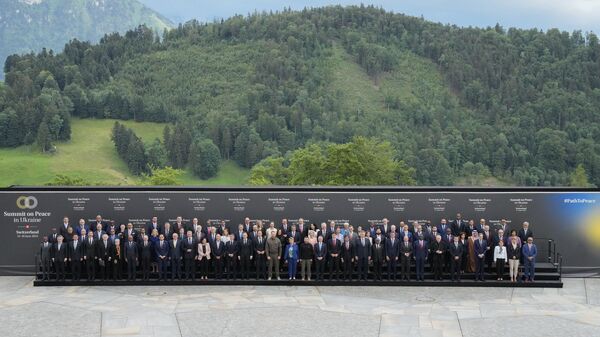 Group photo of participants of the Ukraine summit in Switzerland - Sputnik भारत