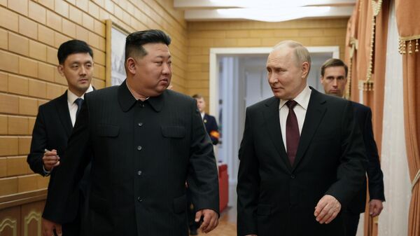 Vladimir Putin and Kim Jong-un - Sputnik भारत