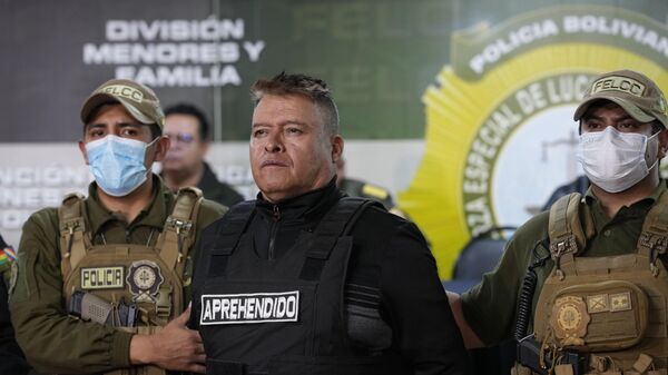 Bolivian police hold the detained Juan José Zuñiga, former general commander of the Army, in La Paz, Bolivia, Wednesday, June 26, 2024 - Sputnik भारत