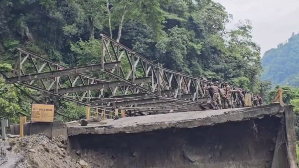 Indian Army constructs 70-feet bridge in Sikkim  - Sputnik भारत