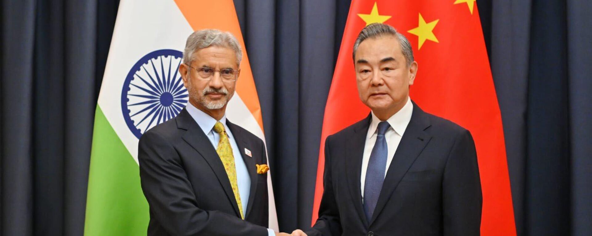 Indian Minister of External Affairs S. Jaishankar and Chinese Foreign Minister Wang Yi, photo: @DrSJaishankar - Sputnik भारत, 1920, 26.07.2024