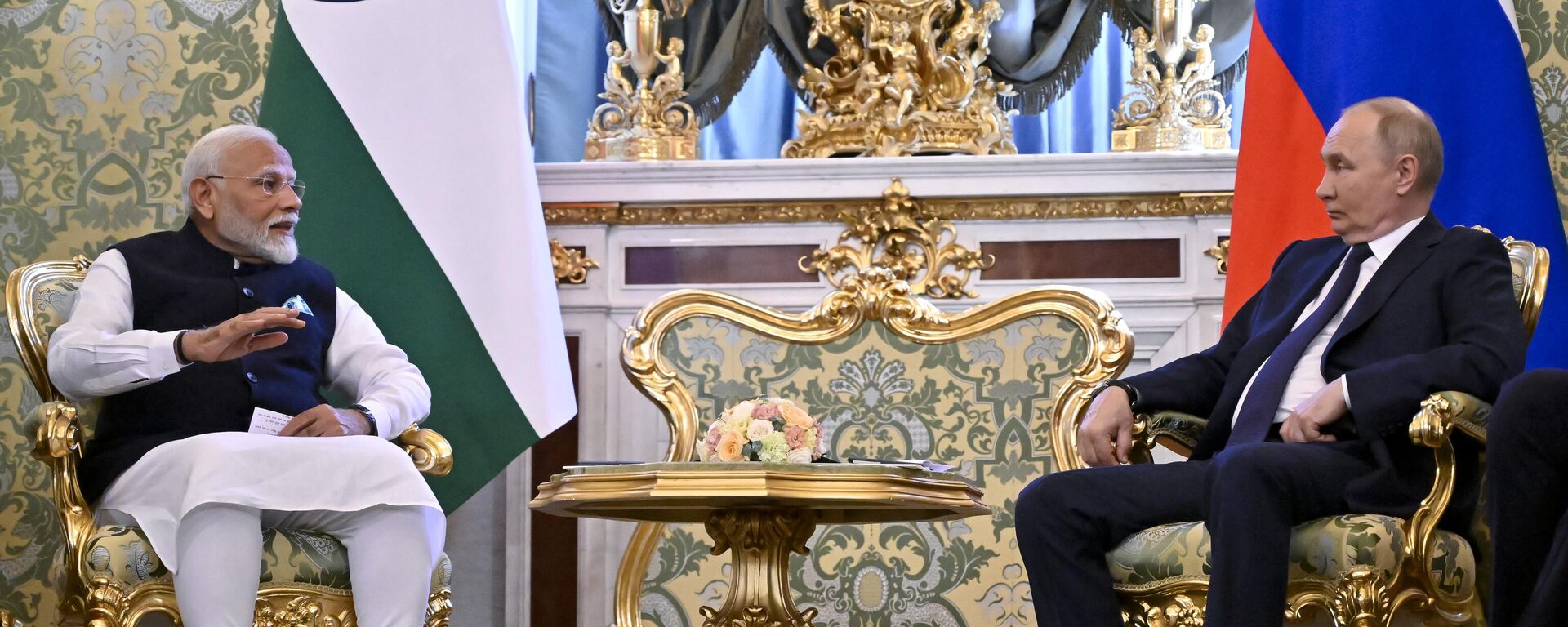 Russian President Vladimir Putin meets with Indian Prime Minister Narendra Modi at the Kremlin in Moscow, Russia, Tuesday, July 9, 2024. (Alexander Nemenov/Pool Photo) - Sputnik India, 1920, 05.09.2024