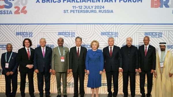 Vslrntins Matviyenko, Om Birla, and other BRICS members at the group's parlamentary forum. - Sputnik भारत