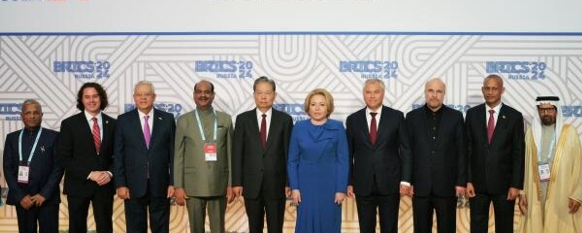 Vslrntins Matviyenko, Om Birla, and other BRICS members at the group's parlamentary forum. - Sputnik भारत, 1920, 12.07.2024