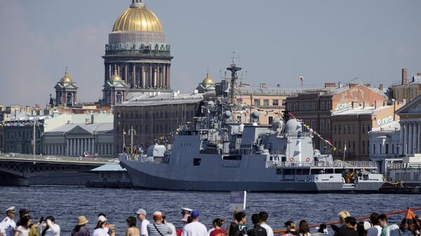 INS Tabar frigate of the Indian Navy is moored in the Neva River  - Sputnik भारत