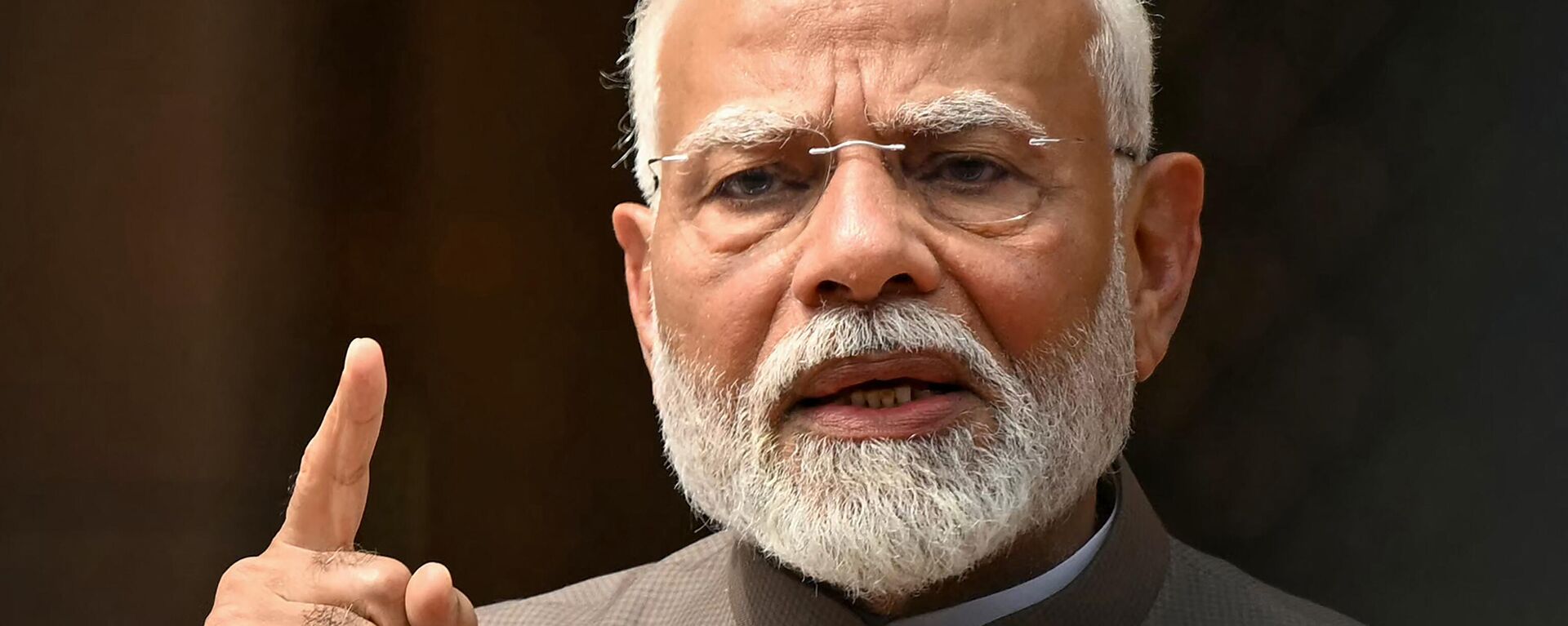 India's Prime Minister Narendra Modi addresses upon his arrival to attend the monsoon session of the parliament in New Delhi on July 22, 2024. - Sputnik India, 1920, 31.07.2024