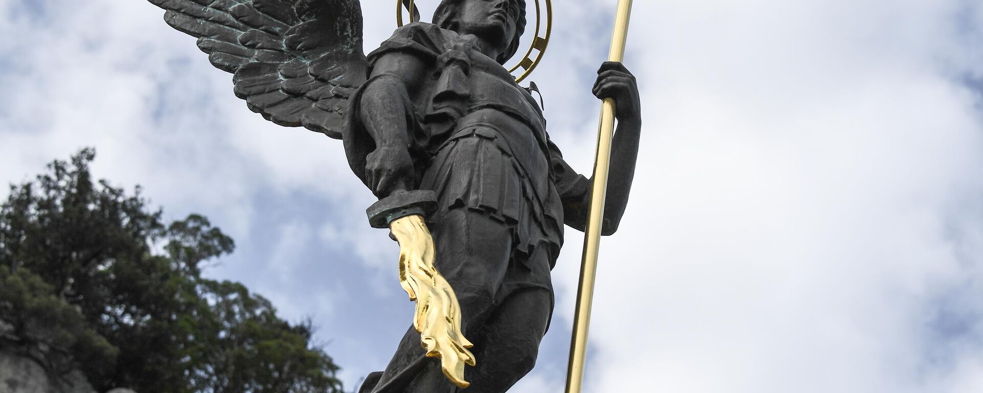 Sculpture of Archangel Michael in Crimea, Russia  - Sputnik भारत, 1920, 08.08.2024