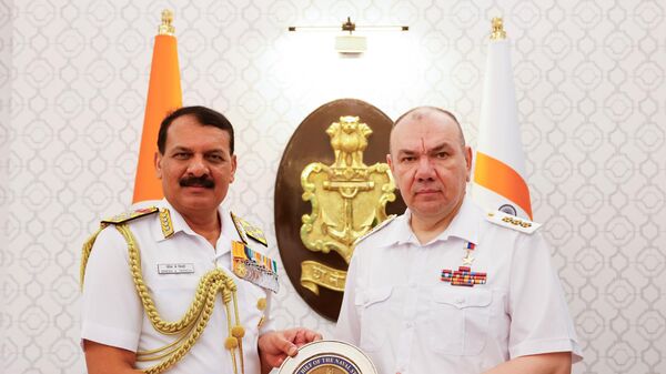 Indian, Russian Navy Chiefs Hold Talks to Deepen Maritime Security Ties - Sputnik भारत