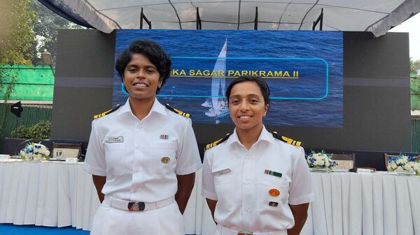 Two Indian Navy Women Officers to embark on sailing expedition - Sputnik भारत