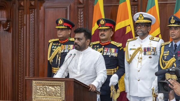 Commanders of the security forces stand behind as Sri Lanka's new president Anura Kumara Dissanayake, addresses a gathering after he was sworn in at the Sri Lankan President's Office in Colombo, Sri Lanka, Monday, Sept.23, 2024. (Sri Lankan President's Office via AP) - Sputnik India