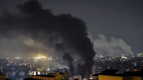 Smoke rises from Israeli airstrikes in Beirut's southern suburbs, Lebanon, Saturday, Sept. 28, 2024.  - Sputnik भारत