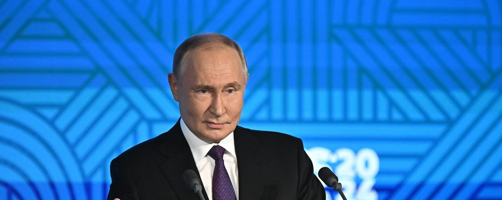 18 октября 2024. Президент РФ Владимир Путин выступает на пленарном заседании Делового форума БРИКС в Москве.  - Sputnik India, 1920, 18.10.2024