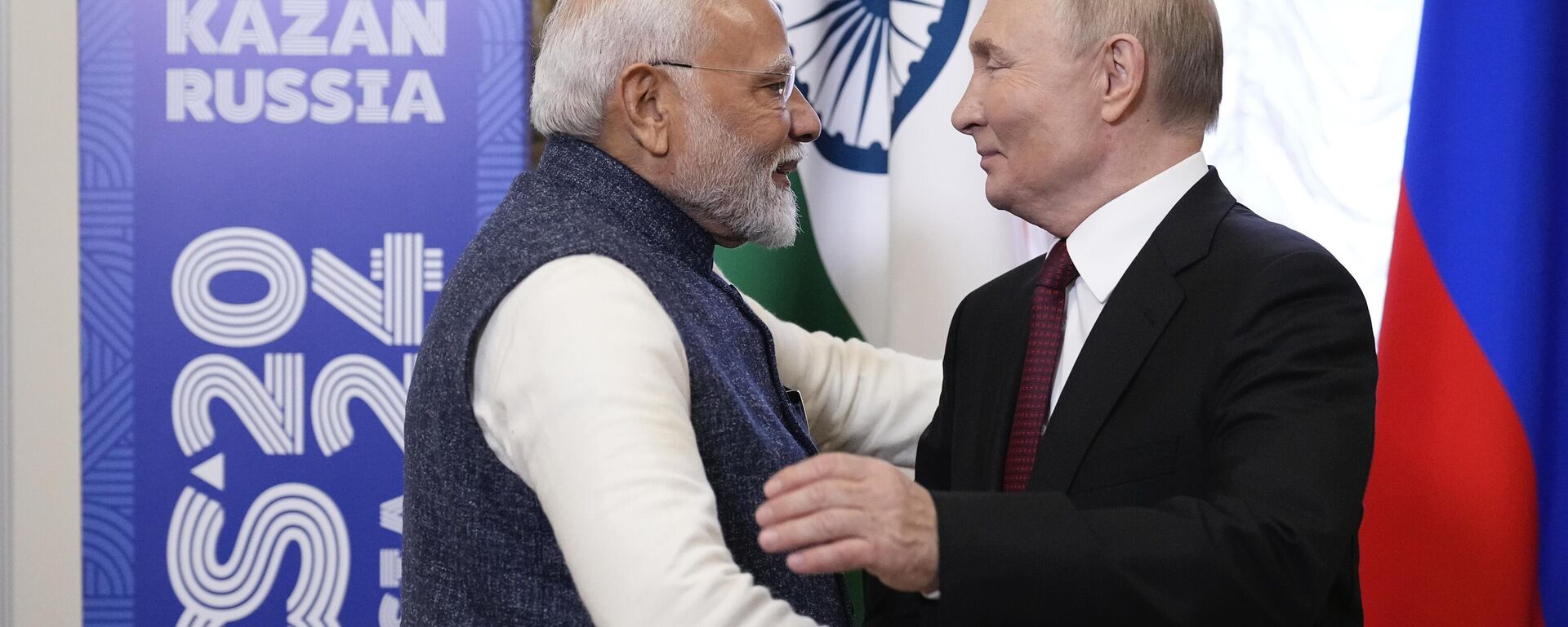 Russian President Vladimir Putin, right, embraces Indian Prime Minister Narendra Modi during their meeting on the sidelines of BRICS Summit at Kazan Kremlin in Kazan, Russia, Tuesday, Oct. 22, 2024. (AP Photo/Alexander Zemlianichenko, Pool) - Sputnik India, 1920, 22.10.2024