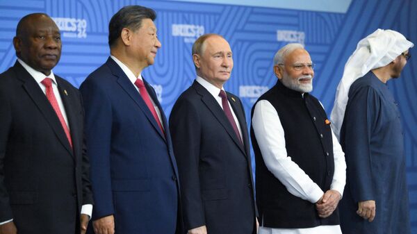 BRICS bloc leaders meeting for a photo session. From left to right: South African President Cyril Ramaphosa, Chinese President Xi Jinping, Russian President Vladimir Putin, Indian Prime Minister Narendra Modi and UAE President Mohamed bin Zayed Al Nahyan. - Sputnik India