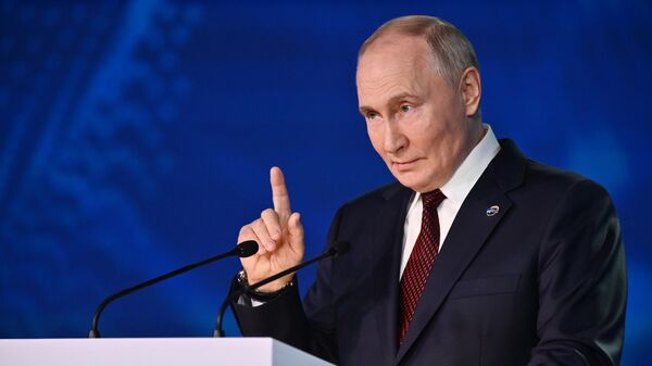 Russian President Vladimir Putin delivers a speech during the plenary session of the 21st annual meeting of the Valdai International Discussion Club, in Sochi, Krasnodar region, Russia. - Sputnik India