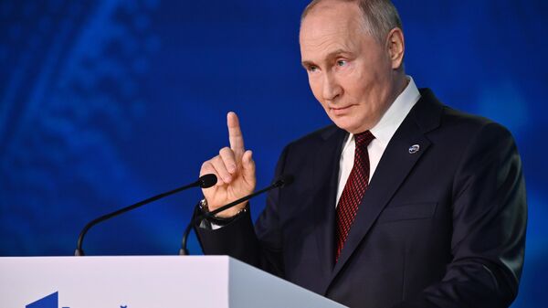 Russian President Vladimir Putin delivers a speech during the plenary session of the 21st annual meeting of the Valdai International Discussion Club, in Sochi, Krasnodar region, Russia. - Sputnik India