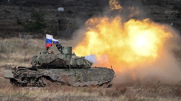 A Russian Army T-90 M Proryv (Breakthrough) tank fires at a training ground in the course of Russia's military operation - Sputnik भारत